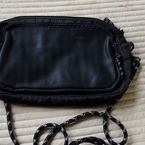 Thirty one crossbody